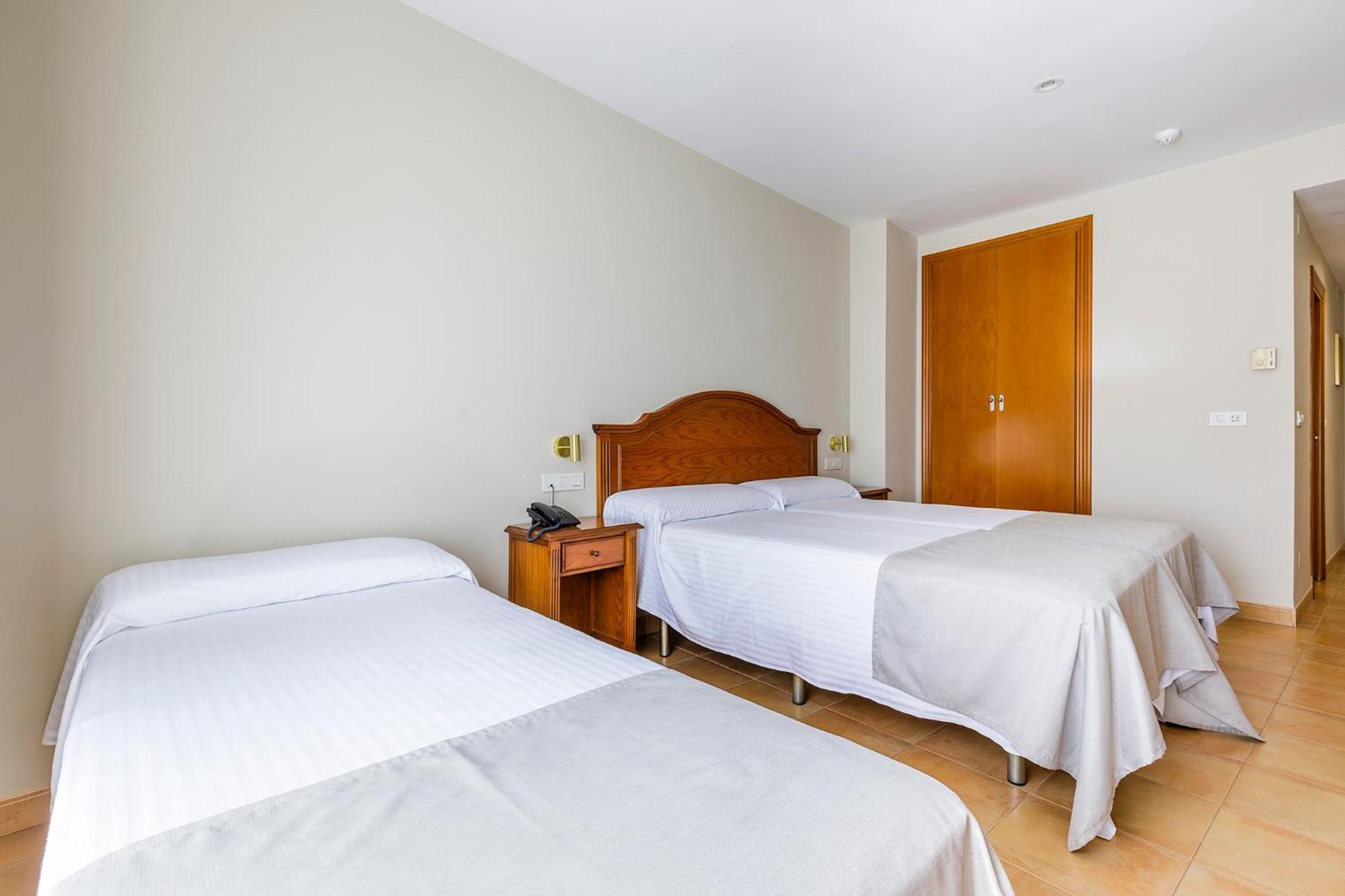 Hotel Almijara - Mares ลาเอร์ราดูรา ภายนอก รูปภาพ