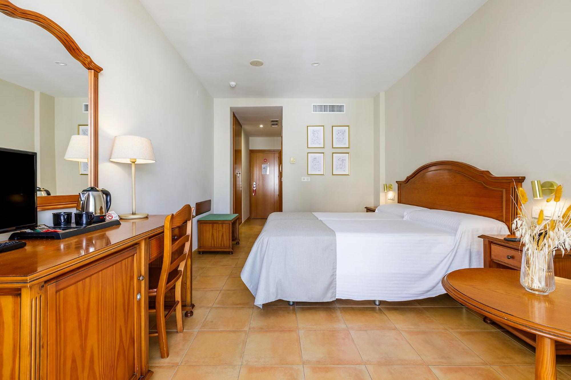 Hotel Almijara - Mares ลาเอร์ราดูรา ภายนอก รูปภาพ