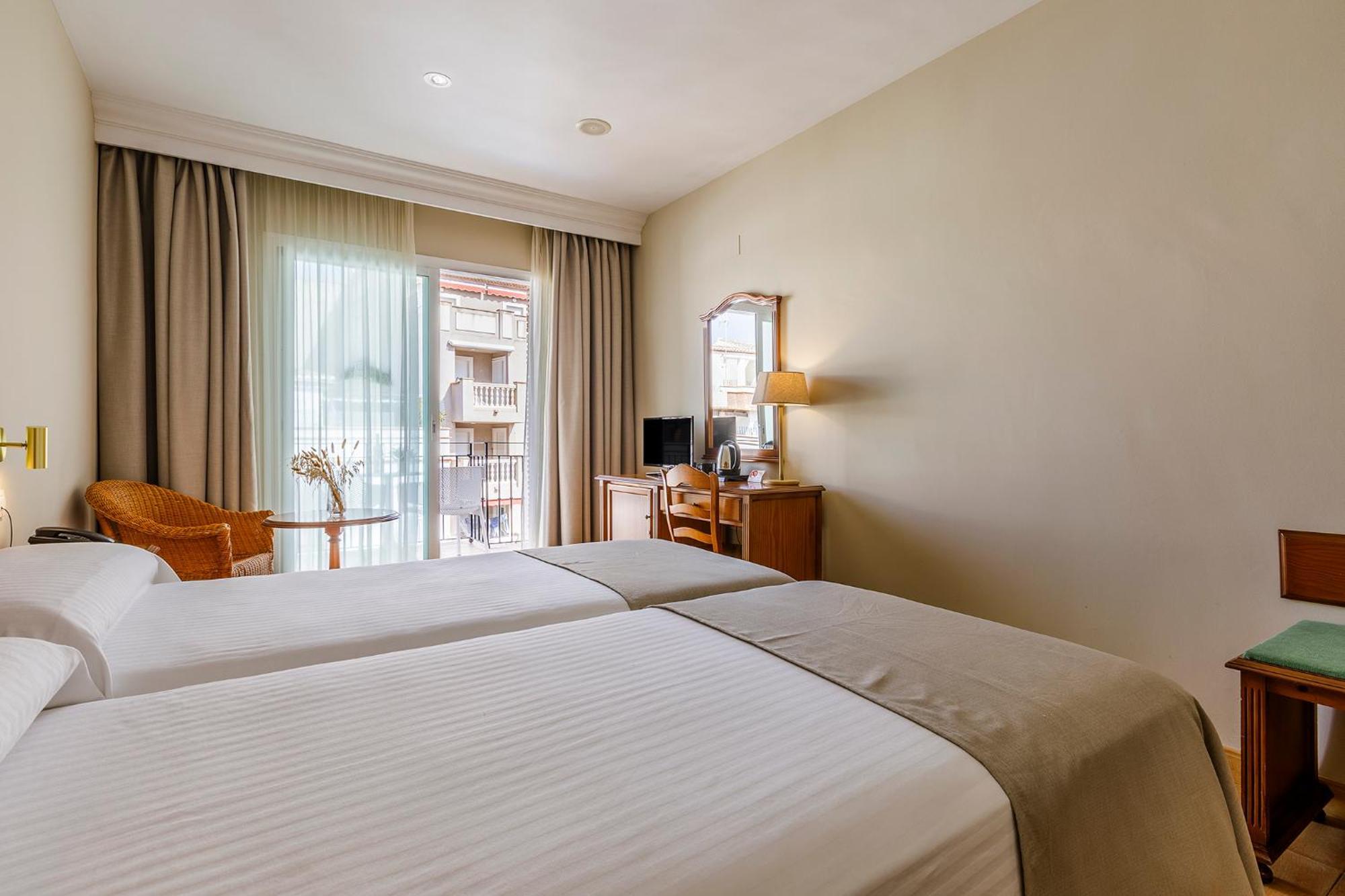 Hotel Almijara - Mares ลาเอร์ราดูรา ภายนอก รูปภาพ